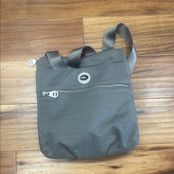 Baggallini Handbags - Crossbody Baggallini Bag - Stylish Gray crossbody unisex Bag